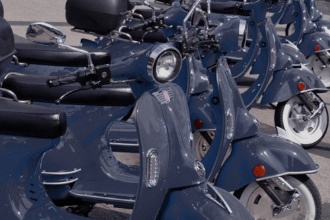 Blauer Moped